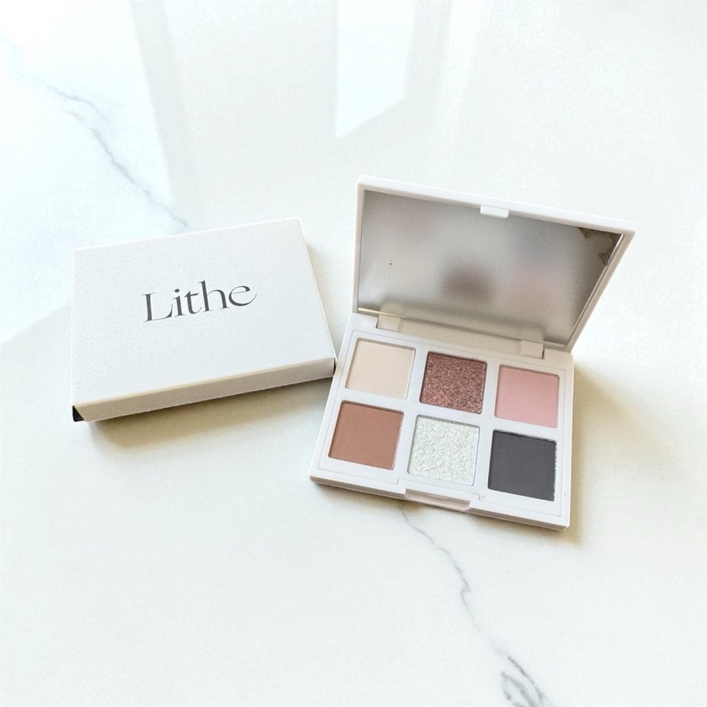Lithe Beauty Astral Eyeshadow Palette - Picture 2 of 7